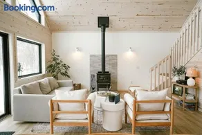 Riverside Retreat: Unwind in a Cabin with Private Steam Sauna on the Pine River - Image 3