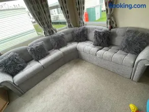 Colins Caravan 8berth - Image 4