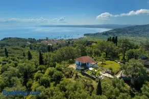 Traditional Seaview Home Candili - Image 1