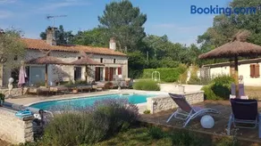 Maison charmante à Bussac-Forêt avec piscine partagée - Image 1