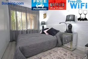 LOCATION LIFESTYLE CONVENIENCE! WIFI NETFLIX WINE - Image 1