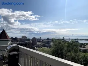 Lake & Lift Bridge Views, Top Floor, Large Deck - Image 1