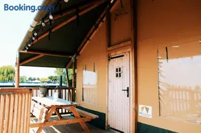 Luxury Lake Lodge - Image 1