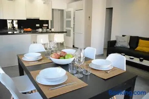 LUMINOSO Y MODERNO APARTAMENTO EN EL CENTRO - Image 1