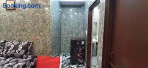 Aggarwal independent apartments fully ac with private kitchen for self cooking having all utensils and Fridge and washroom along with all facilities of your sweet home, high speed wifi, fridge , smart tv , work desk - Image 1