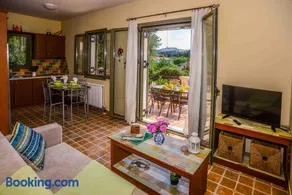 Maniata Holiday Apartments - Image 5