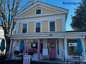 Walk To Goodspeed Opera House from this quaint 2 BDRM APT - Image 2
