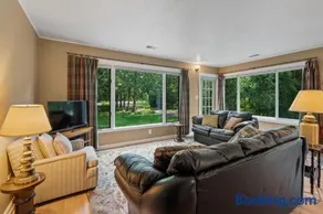 North Bay Tranquility by Simple Life Rentals - Image 1