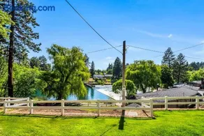 Cozy Ground Floor Studio Near Downtown Bend - Image 2