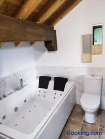 Alojamiento entero G&G con piscina - Image 2