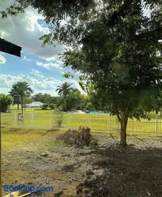 River Side Private Retreat - Image 3