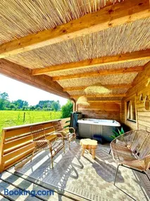Cozy mediterranean style chalet with private jacuzzi and garden between Amsterdam Haarlem and Schiphol Airport - Image 1