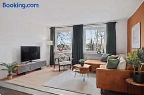MAISUITES Sperling - Zentrale Ferienwohnung mit Boxspringbett, Kaffeevollautomat, WLAN & seitlichem Seeblick - Image 2