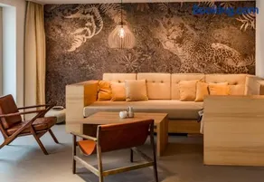 CHILL HOUSE - Image 2