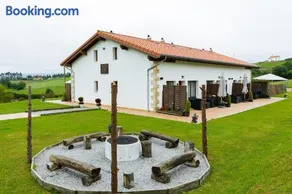 Apartamentos Las Secuoyas - Image 1