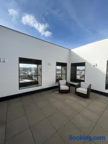 AZ Tower Apartment - Image 2
