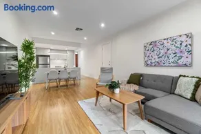 Modern Comfort and urban Convenience compbelltown nest - Image 1