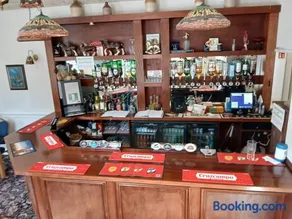 The White Hart - Image 5