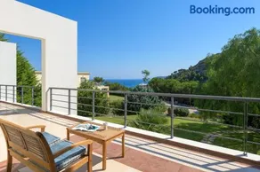 Ixian Hilltop Villa - Image 3