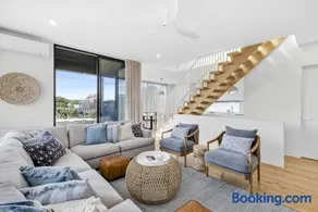 Colite Luxury Barwon Heads Sleeps 8 Rooftop deck 2 minute walk to the main shops river and parks - Image 1