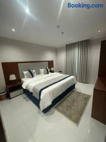 Daw Alqamar Serviced Apartments - Image 3