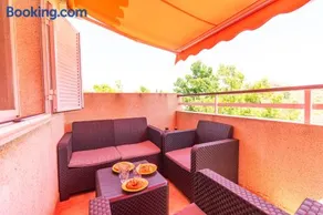 Apartamento con Terraza, Piscina y Parking By Aloha Palma - Image 1