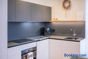 Sofia Apartments - Deluxe Mountain View - Image 2