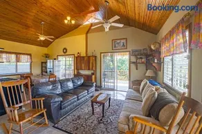 Cool Breeze Cabin - Image 2