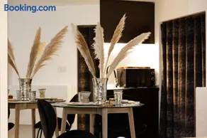 LOFT SUITE FEMmE NOIR ''LA REGGIA'' - Image 1