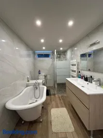 Le " Cerisier" Villa Single bed male shared room daily stay 20h to 10h - Image 3
