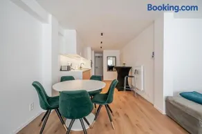 Cosy apartment with free parking centre of Knokke - Image 1
