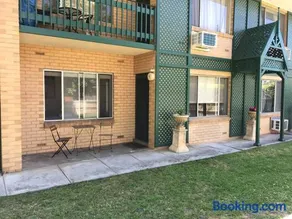 Stay in spacious, homely unit in prestigious area - Image 2