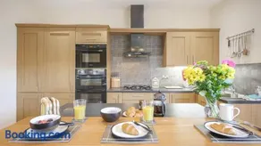 The Abbey Apartment - Image 2