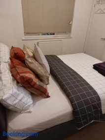 London Luxe Rooms - Image 2
