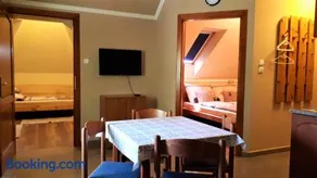 Nefelejcs Fagyizó és Apartmanház - Image 1