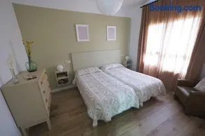 Apartaments Sa Calm Les roques del rei - Image 2