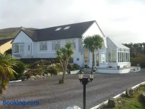 Sea Breeze Bed and Breakfast - Image 3