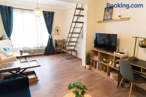 Artistic and cozy apartment in the center of Sofia - Image 5