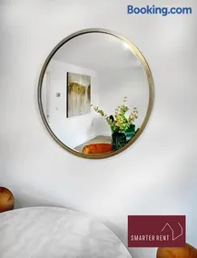 Bracknell - Modern 2 Bedroom House - With Garden - Image 4