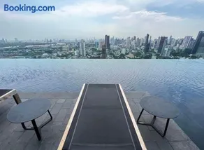 2 Bedroom Luxury Apartment 3 min walk from BTS Ekkamai - Image 2