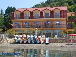 Villa Cvet Rooms - Image 1