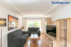 Apartment In Teatinos - Image 3
