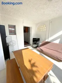 Studio cosy à Linguizzetta 32 m² avec terrasse privée - Image 1
