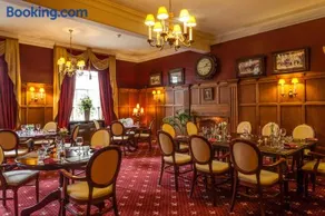 The Saracens Head Hotel - Image 5