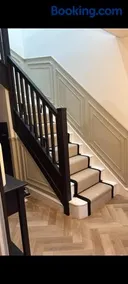 Luxury 3 bedroom house with free parking - Image 4