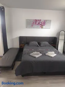 maison avec cours privé Chez Steph et Angie - Image 1