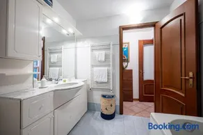 Apartment with bicycle storage in Dongo - Larihome A24 - Image 4