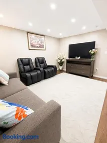Cozy Luxury Stay, WiFi and Fully Equipped - Image 2