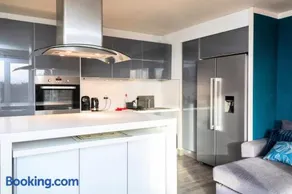 Familienfreundliche Wohnung mit Pool - Image 4