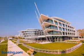 BIRGÉS HOTEL Lifestyle and View - Image 3